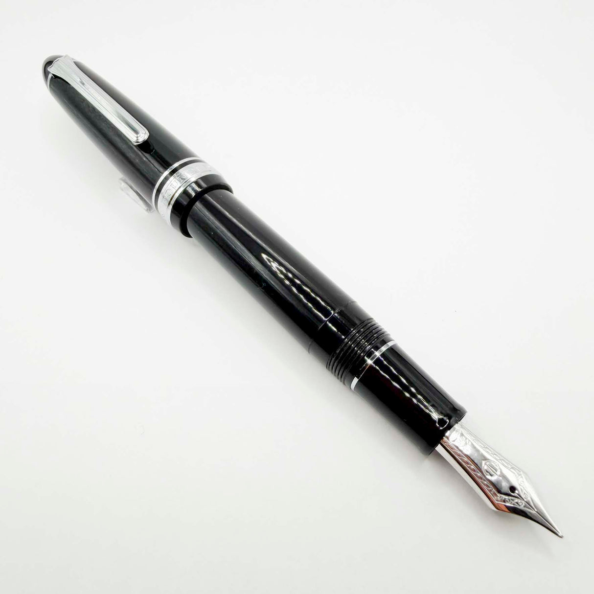 Sailor 1911L Large Black Fountain Pen - Broad 21kt Gold Nib