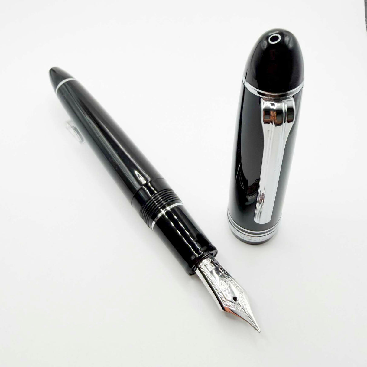 Sailor 1911L Large Black Fountain Pen - Broad 21kt Gold Nib