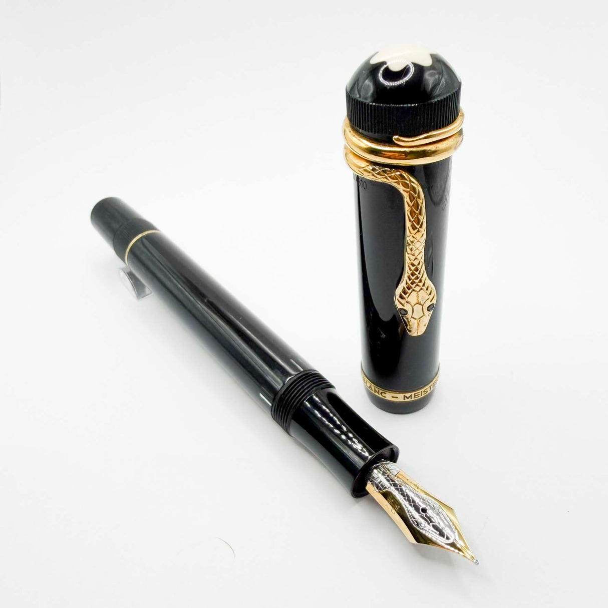Montblanc Agatha Christie Vermeil Writer Series Limited Edition Fountain Pen - Fine 18kt Gold Nib