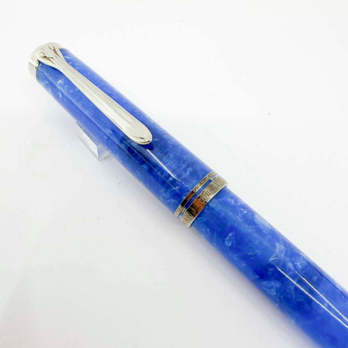Pelikan M805 Vibrant Blue Fountain Pen - Medium 18kt Gold Nib
