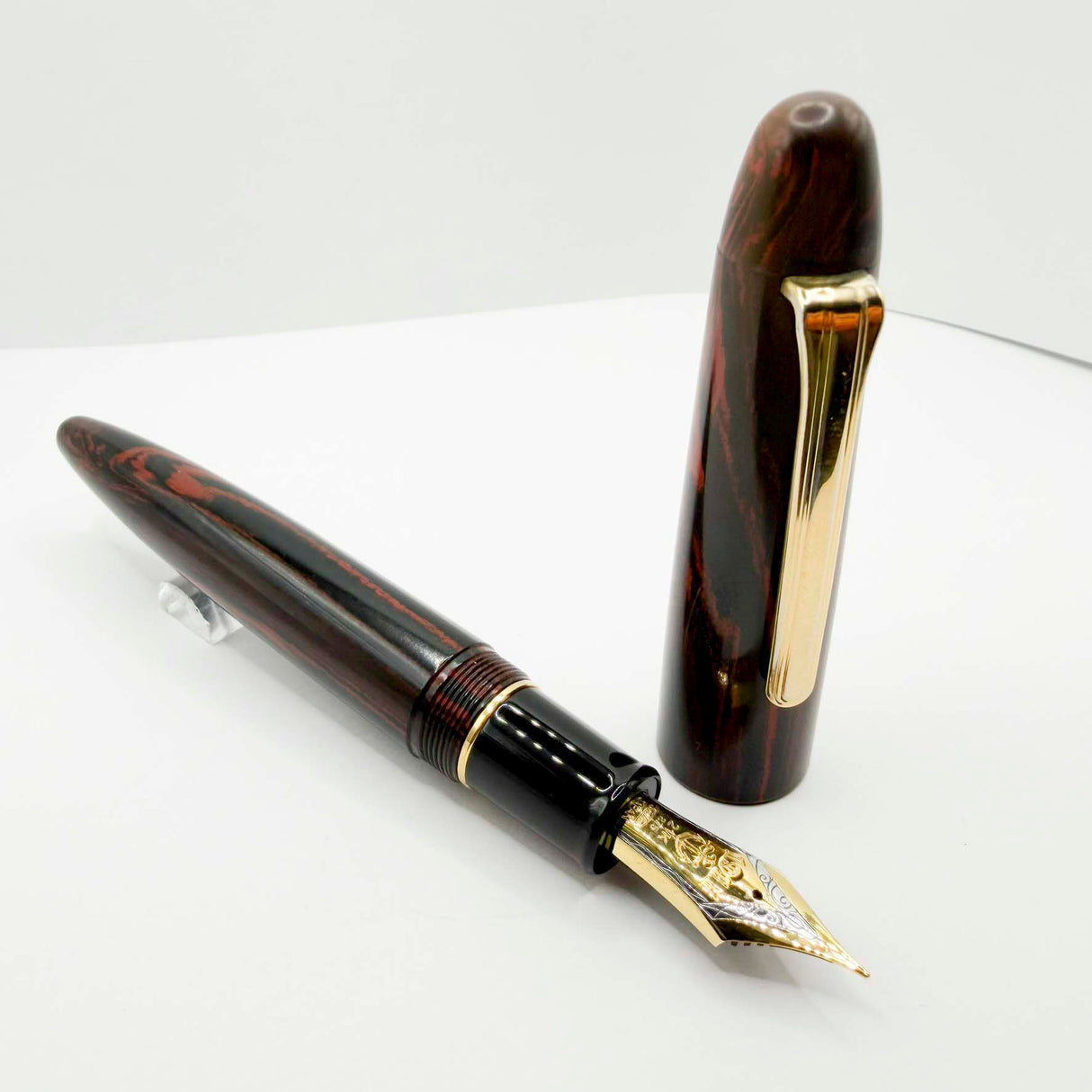 Sailor King of Pen Woodgrain Ebonite Fountain Pen - Medium 21kt Gold Nib