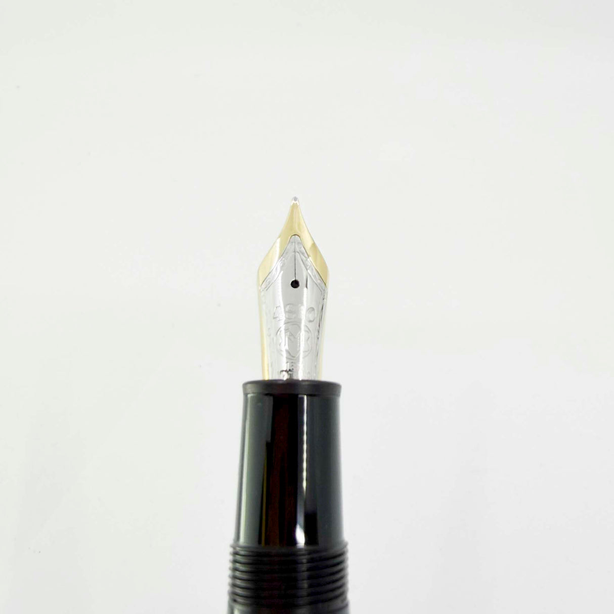 Montblanc Meisterstuck Solitaire Stainless Steel Le Grand 146 Fountain Pen (No Pattern) - Medium 18kt Gold Nib