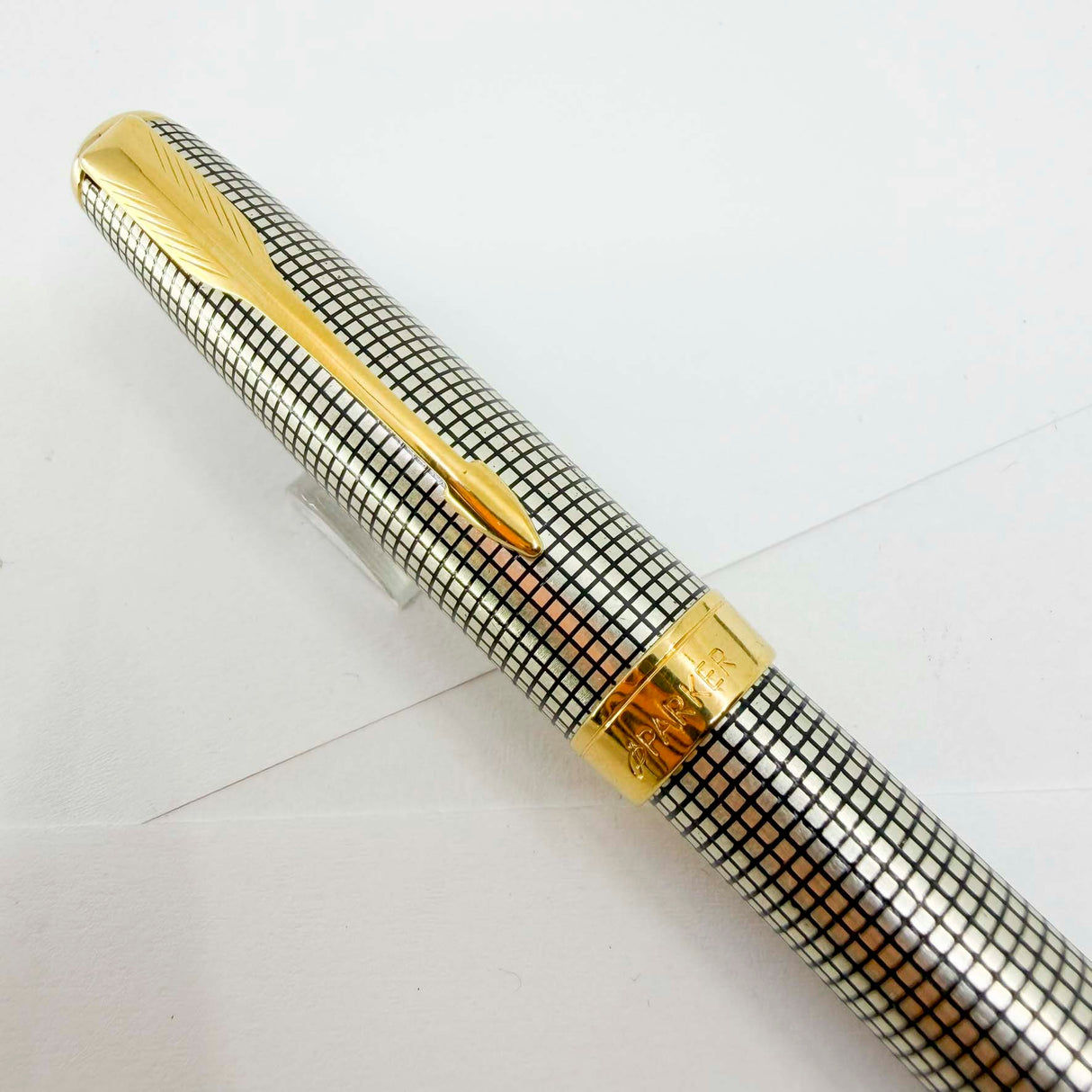 Parker Sonnet Sterling Silver Cisele Cross Hatch Fountain Pen - Fine 18kt Gold Nib
