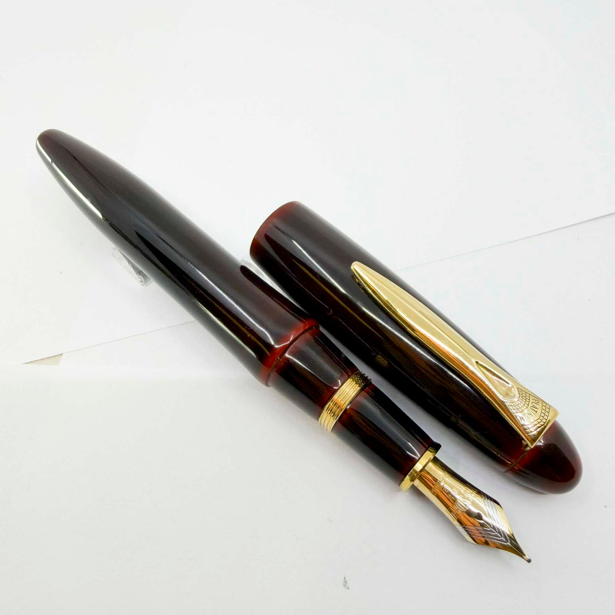 Platinum Izumo Urushi Aka-tame(Red) Hand Painted Lacquer Oversized Fountain Pen - Broad 18kt Gold Nib