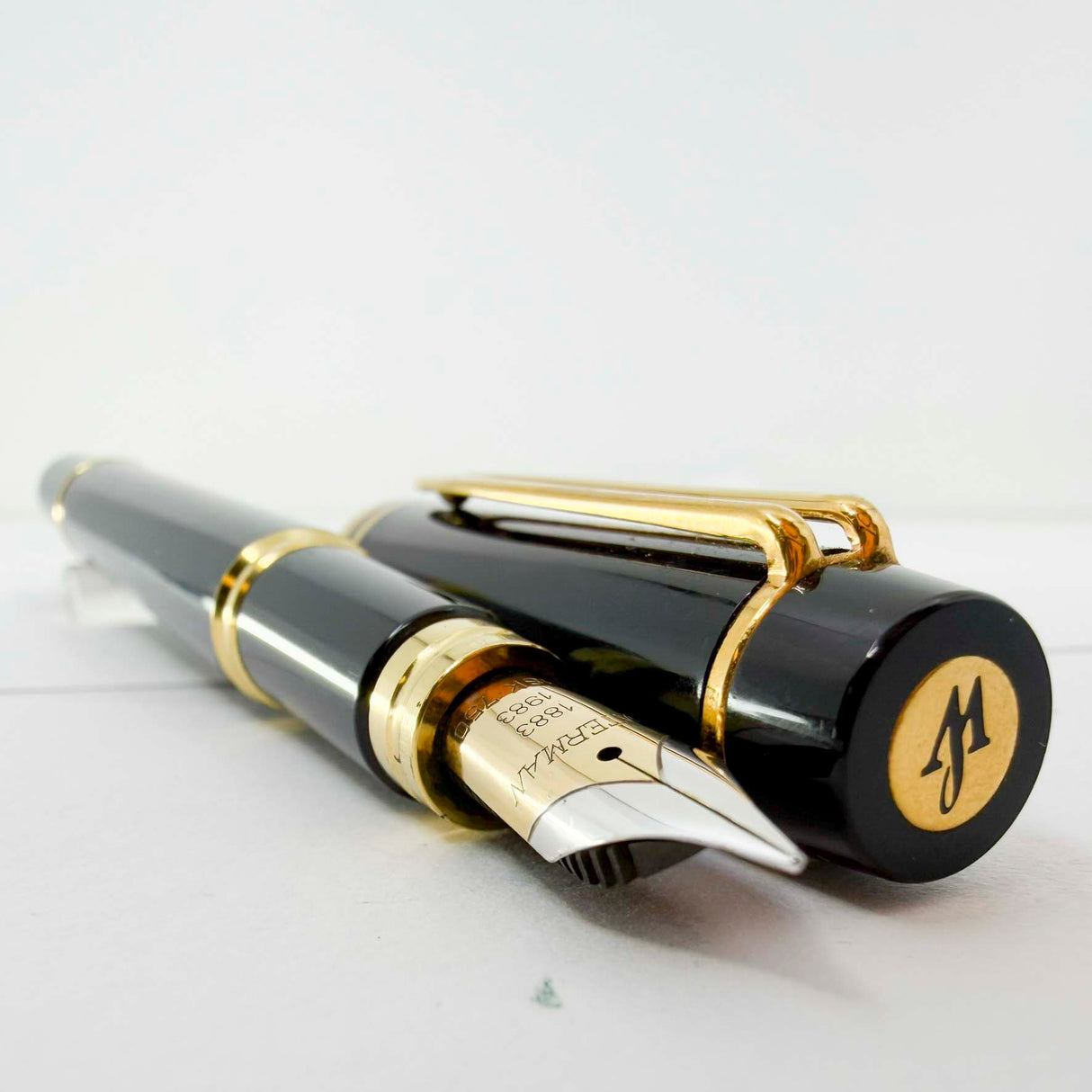 Waterman Man 100 Black Fountain Pen - Fine 18kt Gold Nib