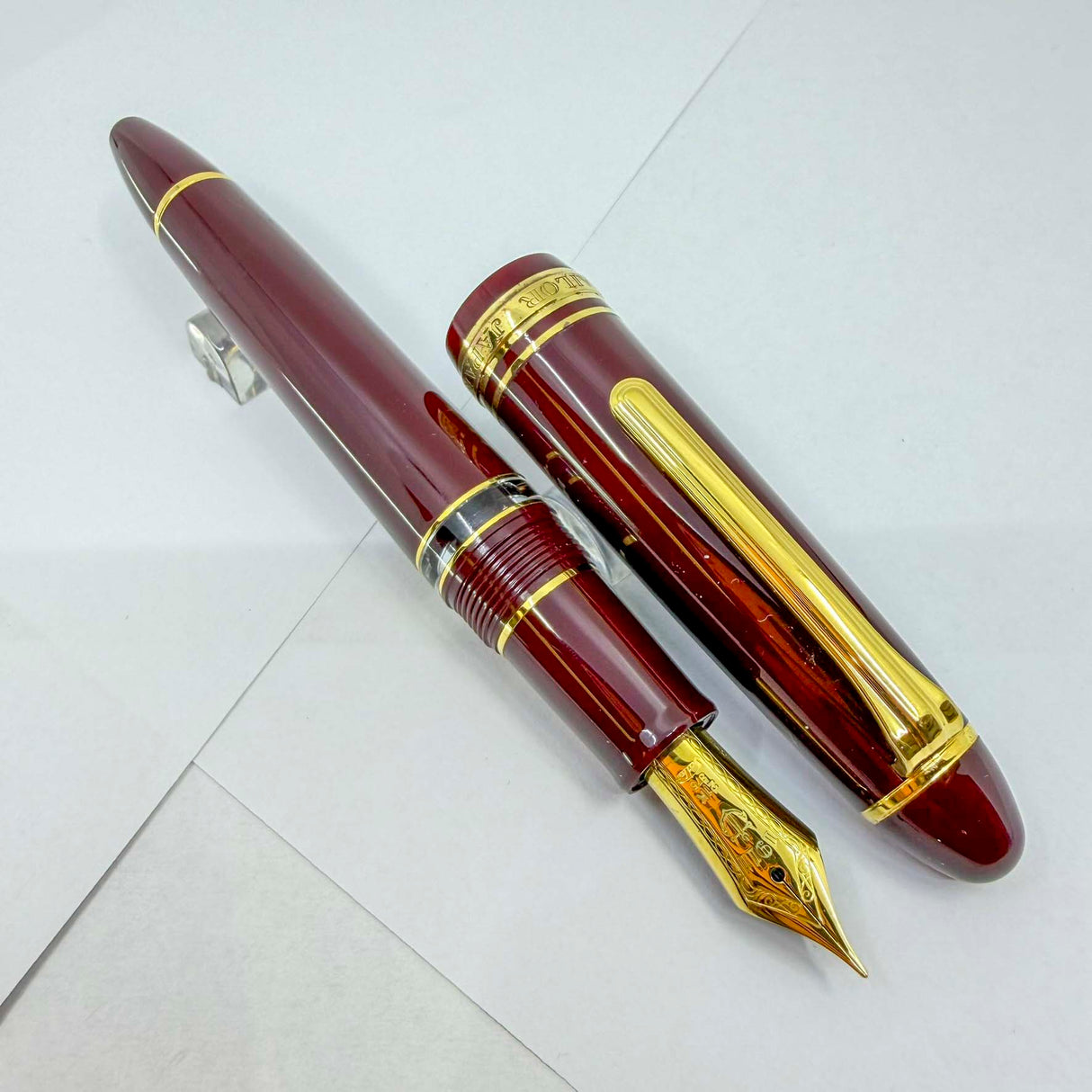 Sailor 1911 Maroon REALO Gold-Plated Trim Fountain Pen - Medium 21kt Gold Nib