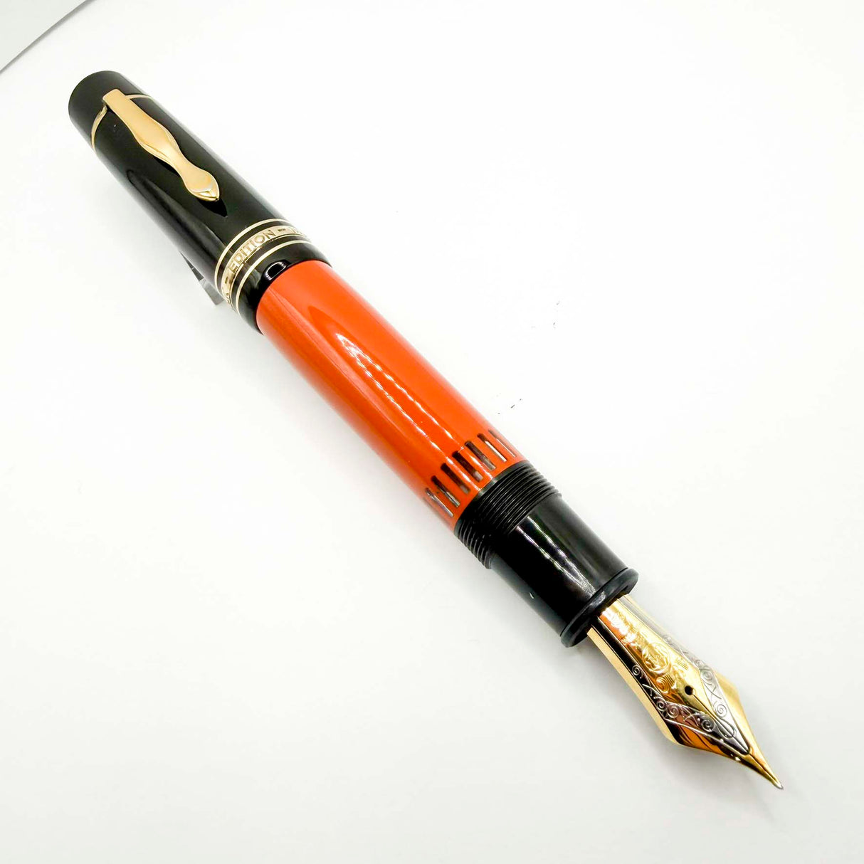 Montblanc Ernest Hemingway Writers Series Limited Edition Fountain Pen - Fine 18kt Gold Nib