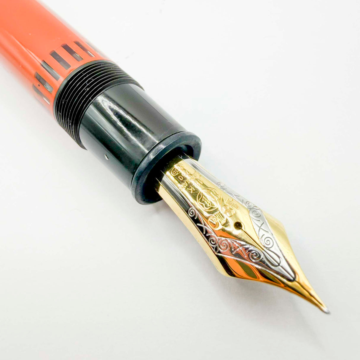 Montblanc Ernest Hemingway Writers Series Limited Edition Fountain Pen - Fine 18kt Gold Nib