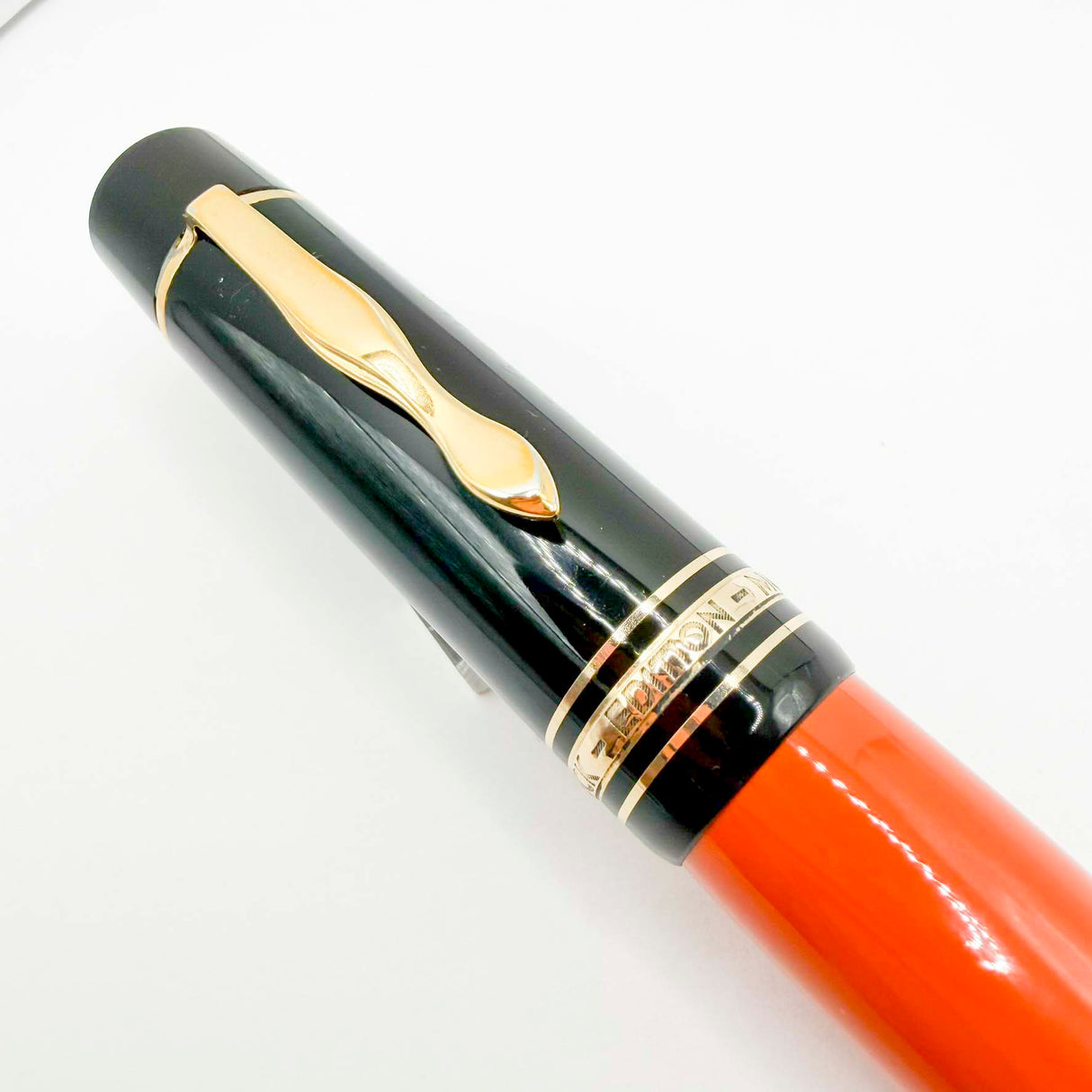 Montblanc Ernest Hemingway Writers Series Limited Edition Fountain Pen - Fine 18kt Gold Nib