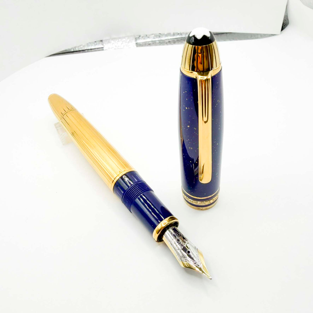 Montblanc Solitaire Ramses II Special Edition LeGrand #146 Lapia Lazuli & Gold Vermeil Fountain Pen - Flexible Fine 18kt Gold Nib