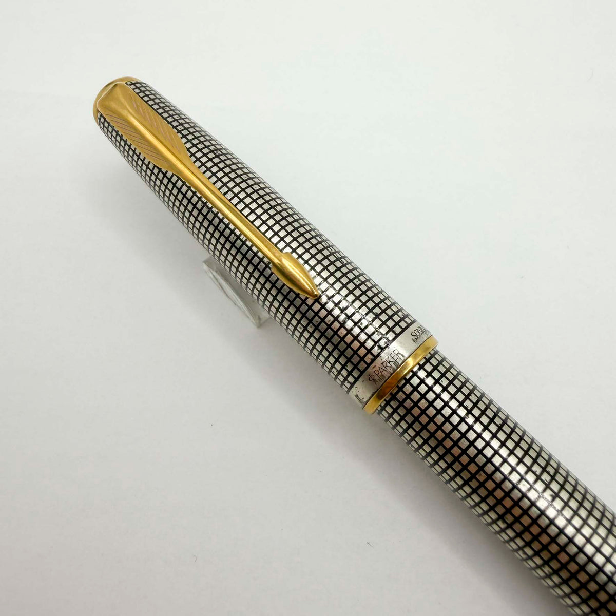 Parker Sonnet Sterling Silver Cisele Cross Hatch Fountain Pen - Medium 18kt Gold Nib