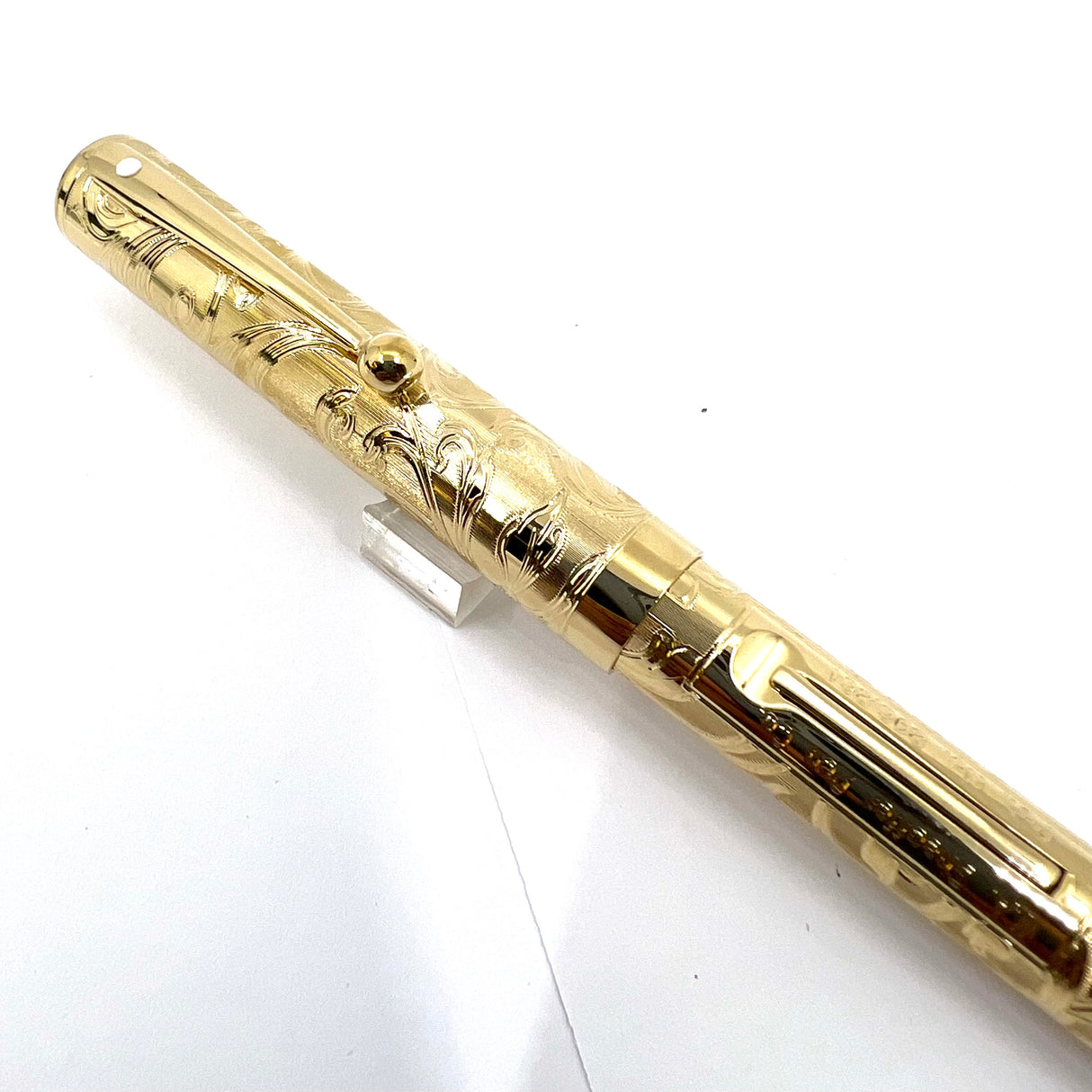 Sheaffer Commemorative Limited Edition Gold-Plated Fountain Pen - Medium 18kt Gold Nib