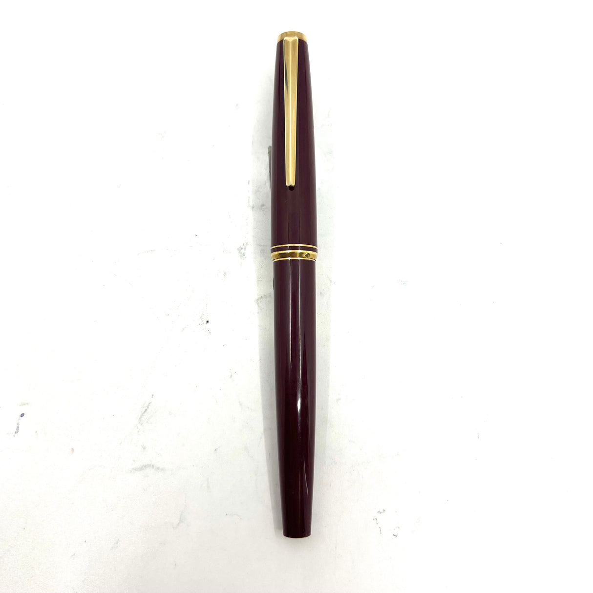 Montblanc Classic Style Bordeaux Resin Fountain Pen