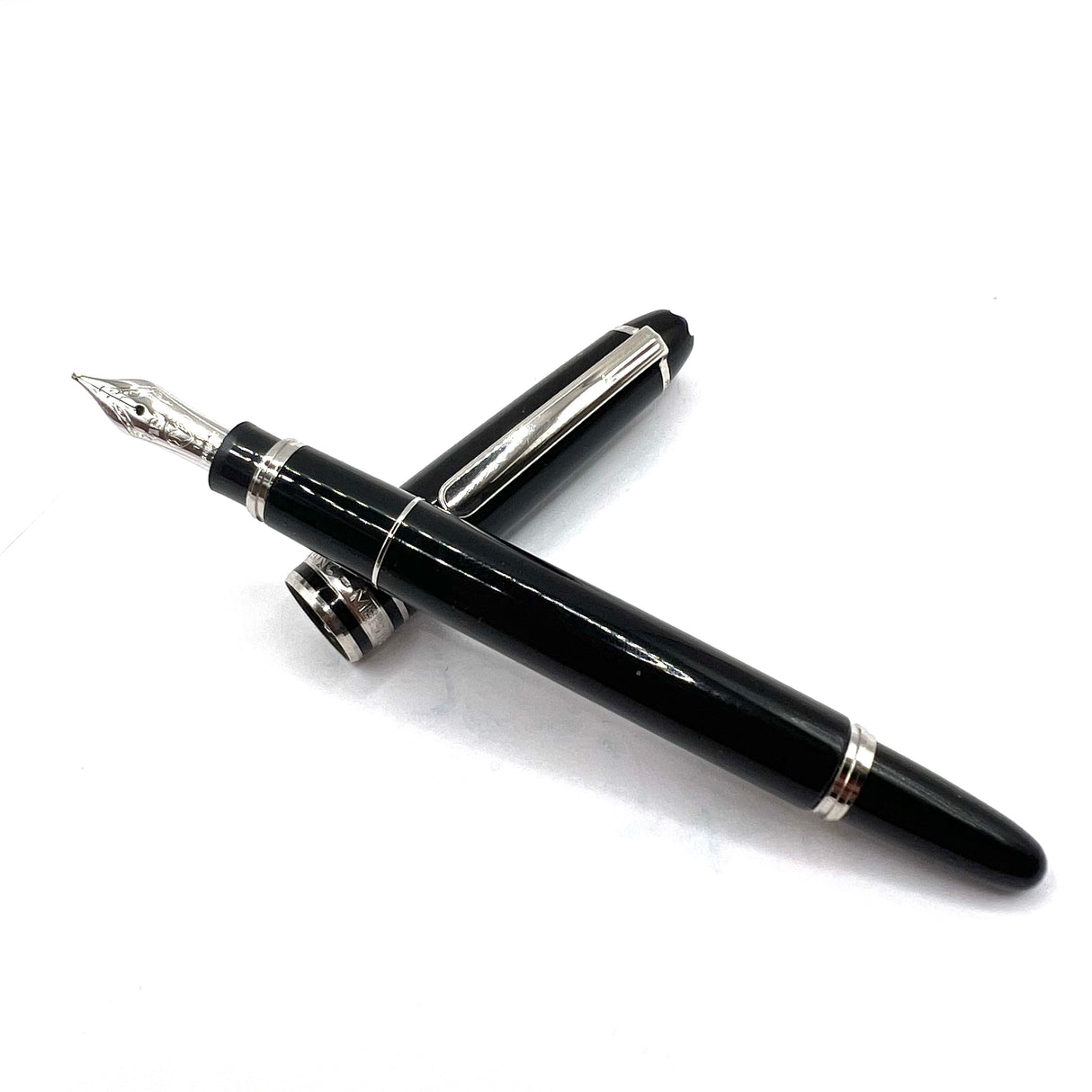 Montblanc Meisterstuck Mozart Black Resin Fountain Pen - Fine 14kt Gold Nib