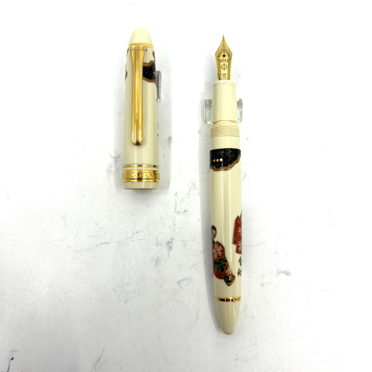 Sailor Profit  Maki-e Tale of Genji White Fountain Pen