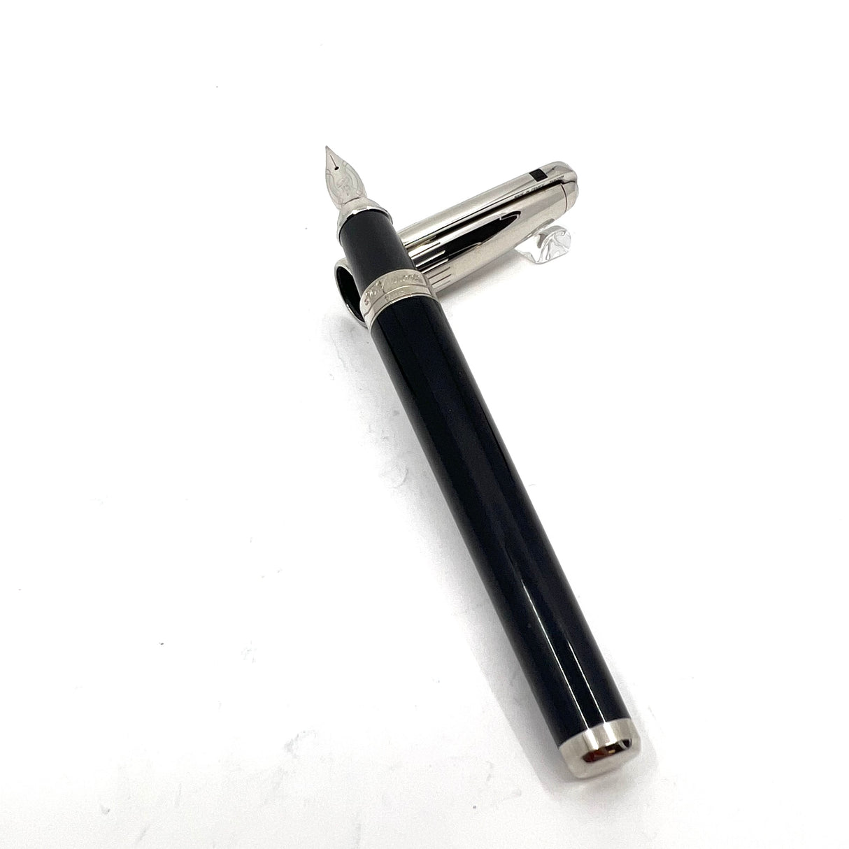 S. T. Dupont Large Orpheo Fountain Pen - Platinum Plated Cap