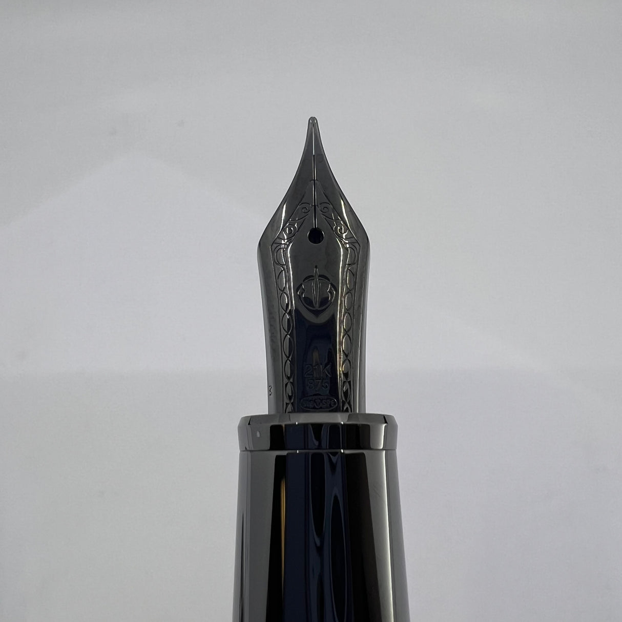 Sailor 1911 Large Special Edition Light Gray Themis  Fountain Pen - Medium 21kt Gold Nib