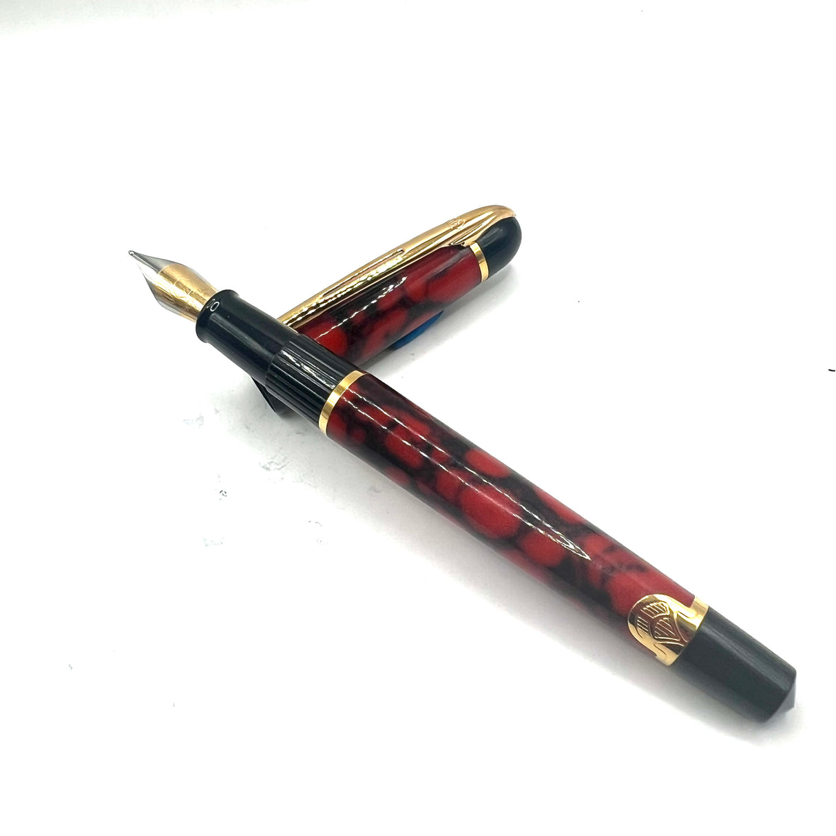 Waterman Phileas Red/Black Marble (Second Generation) Fountain Pen - Medium Gilt Nib