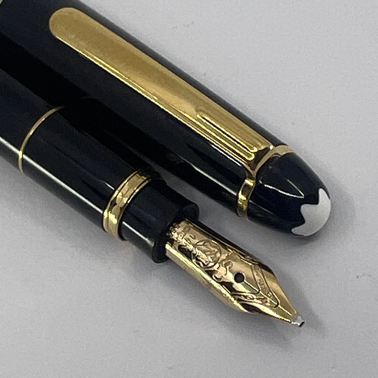 Montblanc Meisterstuck Mozart Black Resin Fountain Pen - Medium 14kt Gold  Nib