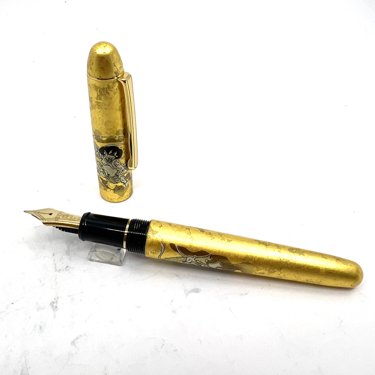 Platinum Gold Leaf Fujin Raijin  (Wind God & Thunder God) Fountain Pen