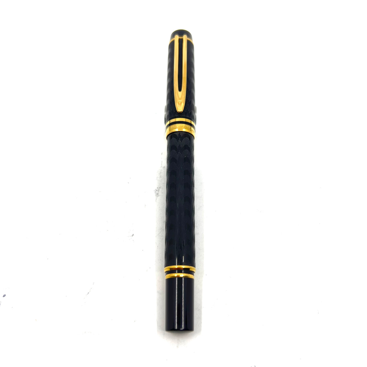 Waterman Man 100 Opera Black Chased  Fountain Pen - Medium 18kt Gold Nib