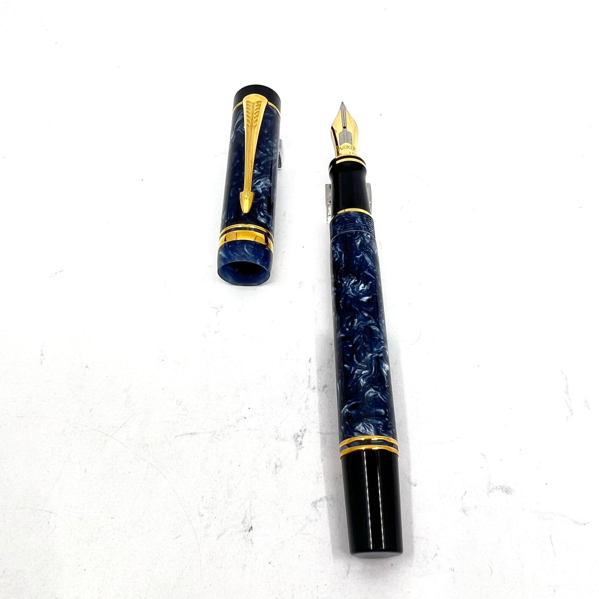 Parker Centennial (Largest Size) Duofold Blue Marble Fountain Pen - Early #31 Fine 14kt Gold Nib