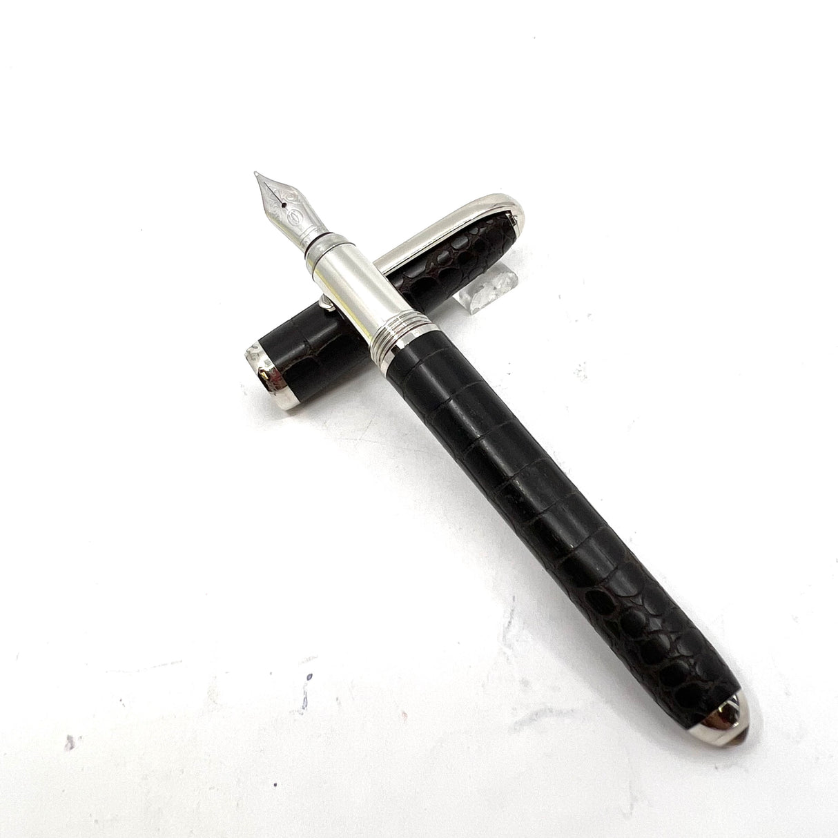 Cartier - Louis Cartier Crocodile Scales Engraved Wood Body Limited Edition Fountain Pen