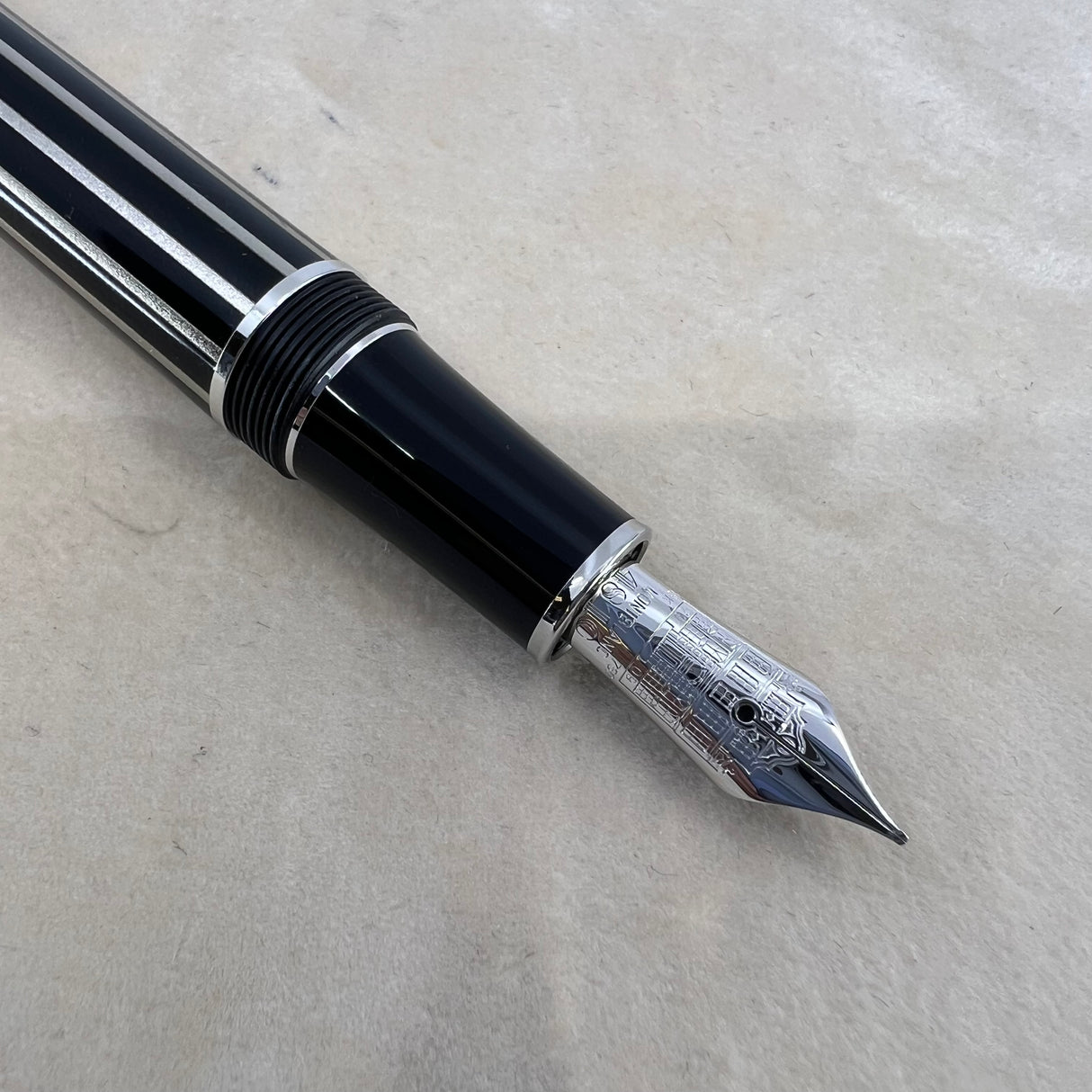 Montblanc Thomas Mann Writer's Limited Edition Fountain Pen - Fine 18kt Gold Nib