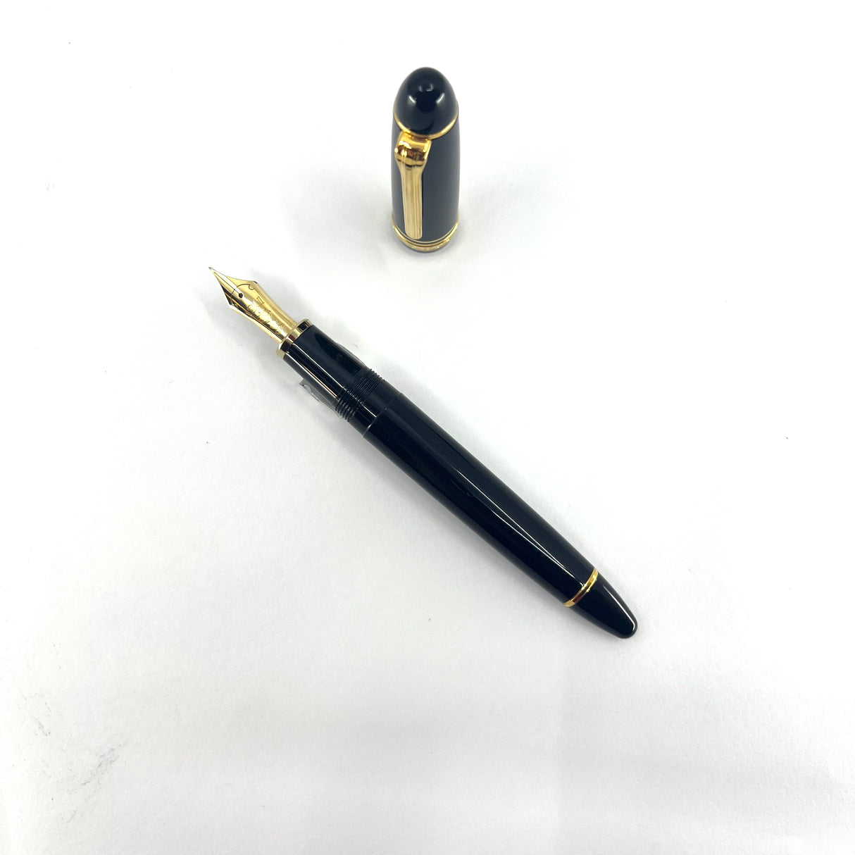 Sailor 1911L Large Black Resin Fountain Pen - Medium 18kt Gold Nib