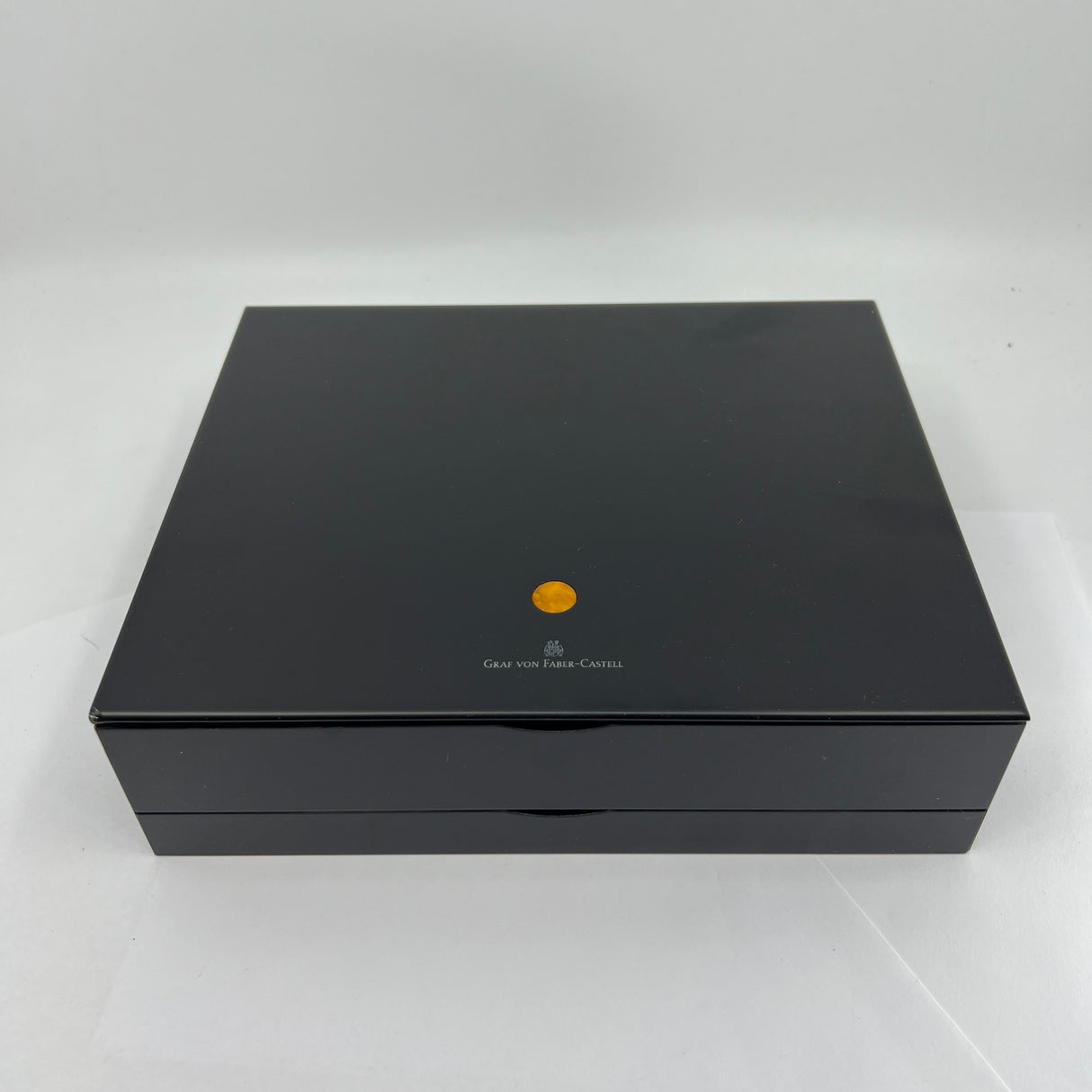 Graf von Faber-Castell "Amber" Pen of the Year 2004   -  Medium 18kt Gold Nib - Very Desirable!!