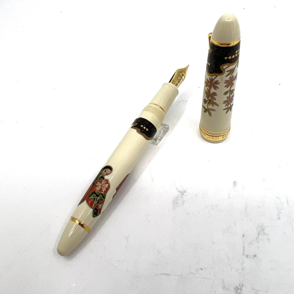 Sailor Profit  Maki-e Tale of Genji White Fountain Pen