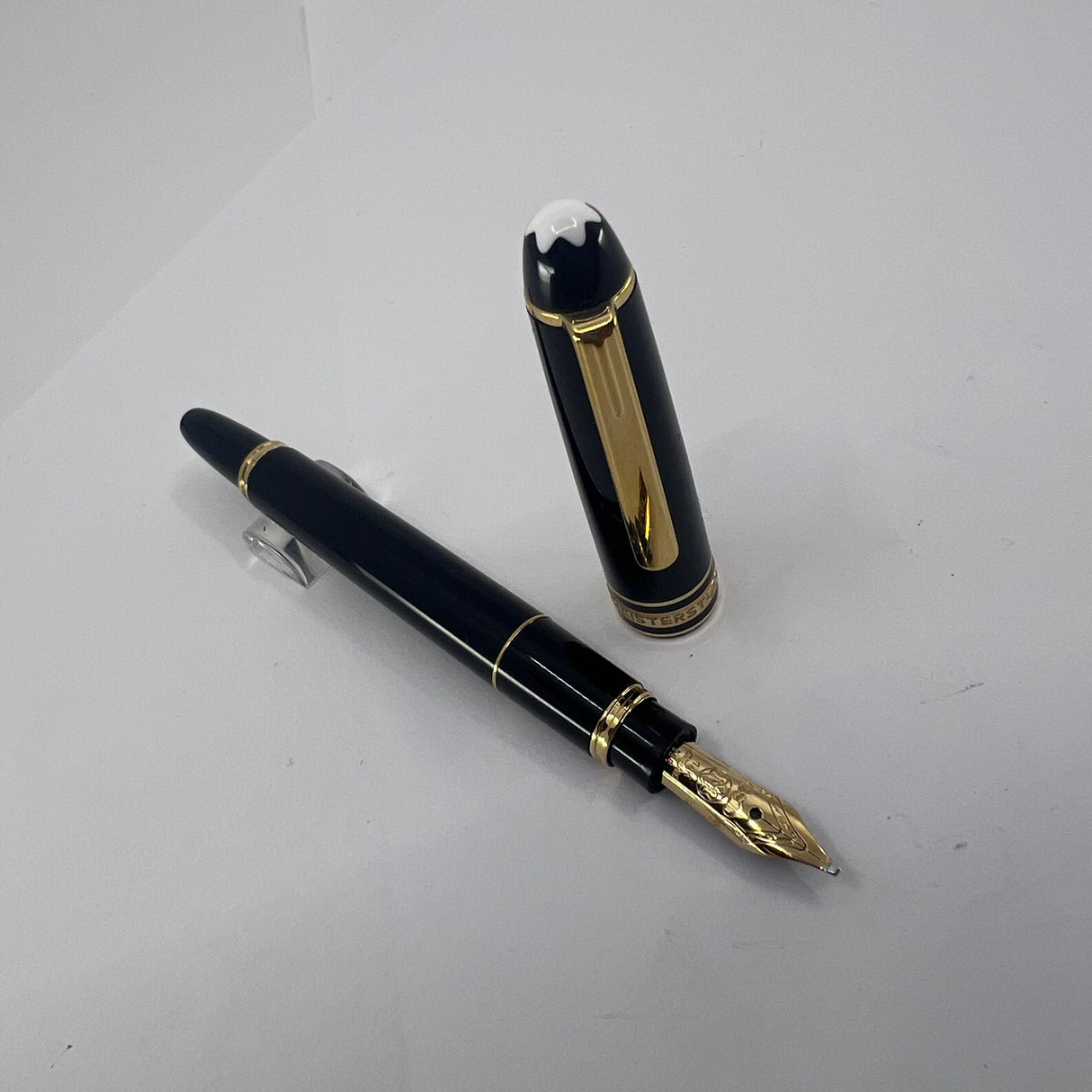 Montblanc Meisterstuck Mozart Black Resin Fountain Pen - Medium 14kt Gold  Nib