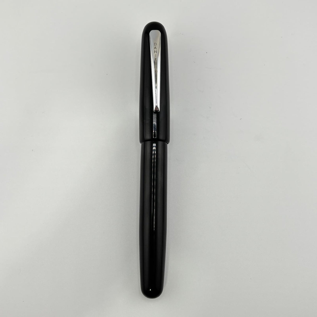 Danitrio Huge Black Ebonite 18K750 Gold Nib - Fountain Pen