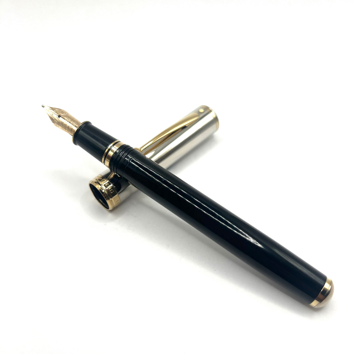 Sheaffer for Levenger Grande Royal Palladium Connaisseur Fountain  Pen -  Broad 14kt Gold Nib
