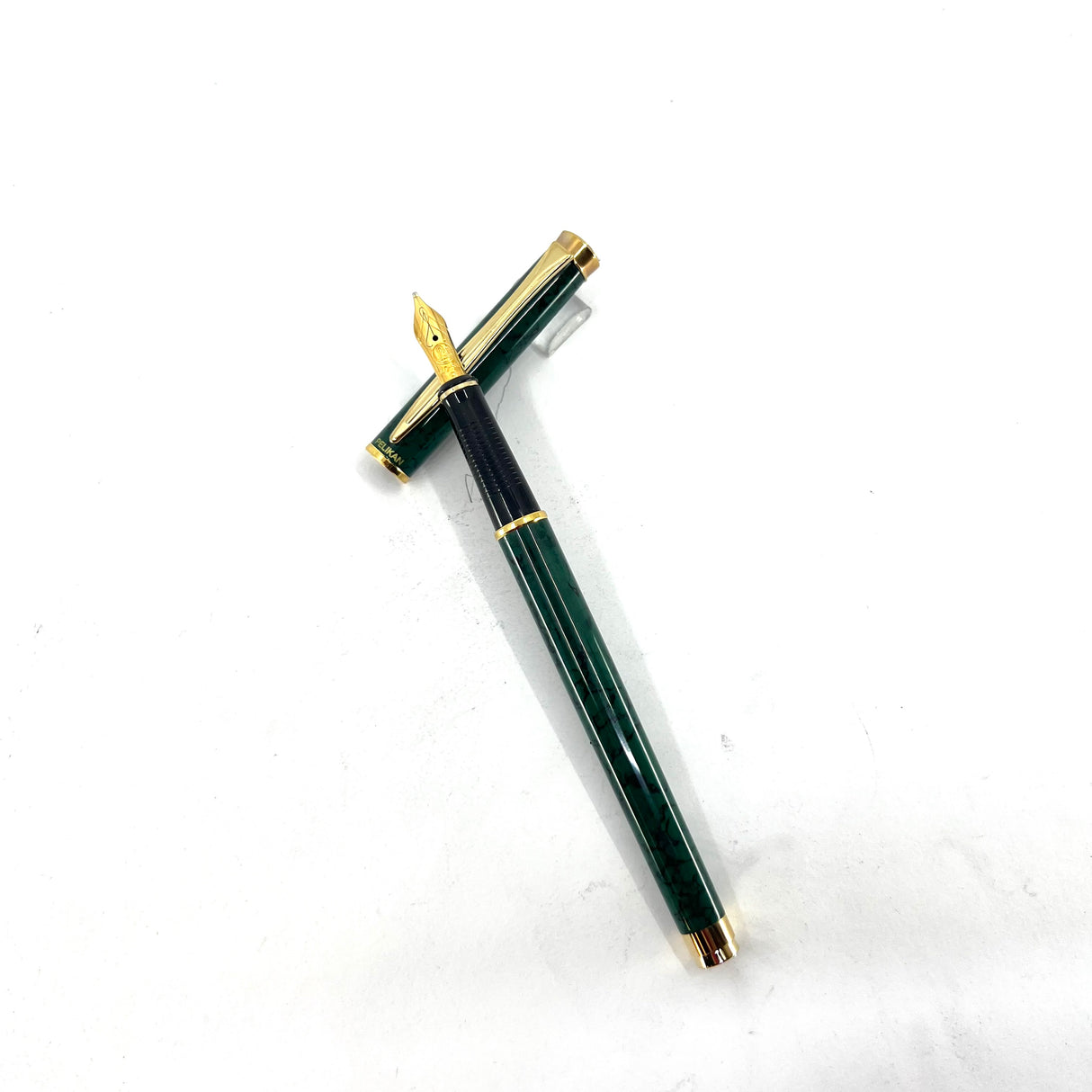 Pelikan Classic P381 Green Marbled Lacquer Slender Fountain Pen - Broad 14kt Gold Nib