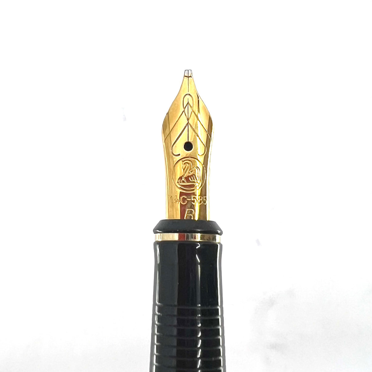 Pelikan Classic P381 Green Marbled Lacquer Slender Fountain Pen - Broad 14kt Gold Nib