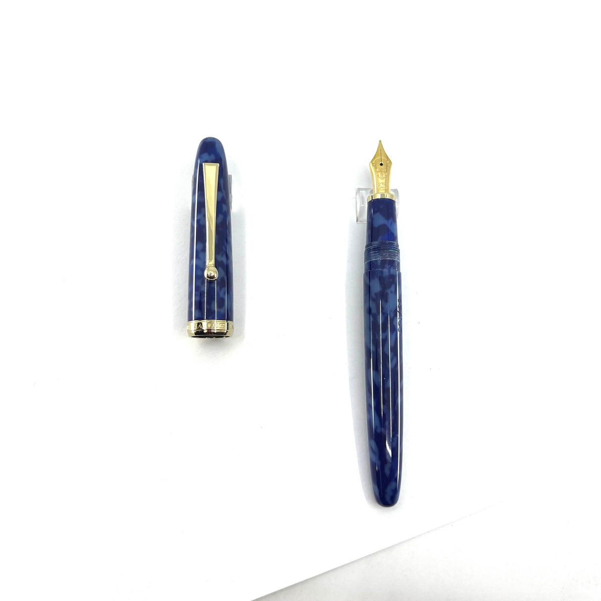 Sailor Magellan Blue on Blue Marbled Fountain Pen Special Edition! - Broad 21kt Gold Nib - RARE!