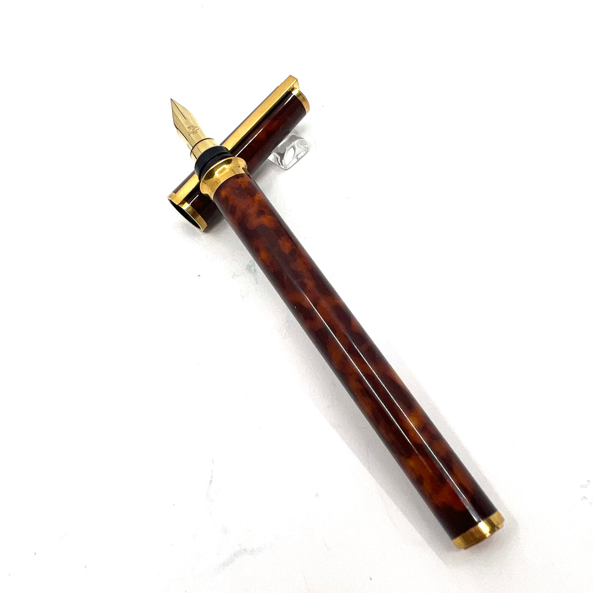 S. T. Dupont Mid-Size Montparnasse Tortoiseshell Laque de Chine Fountain Pen