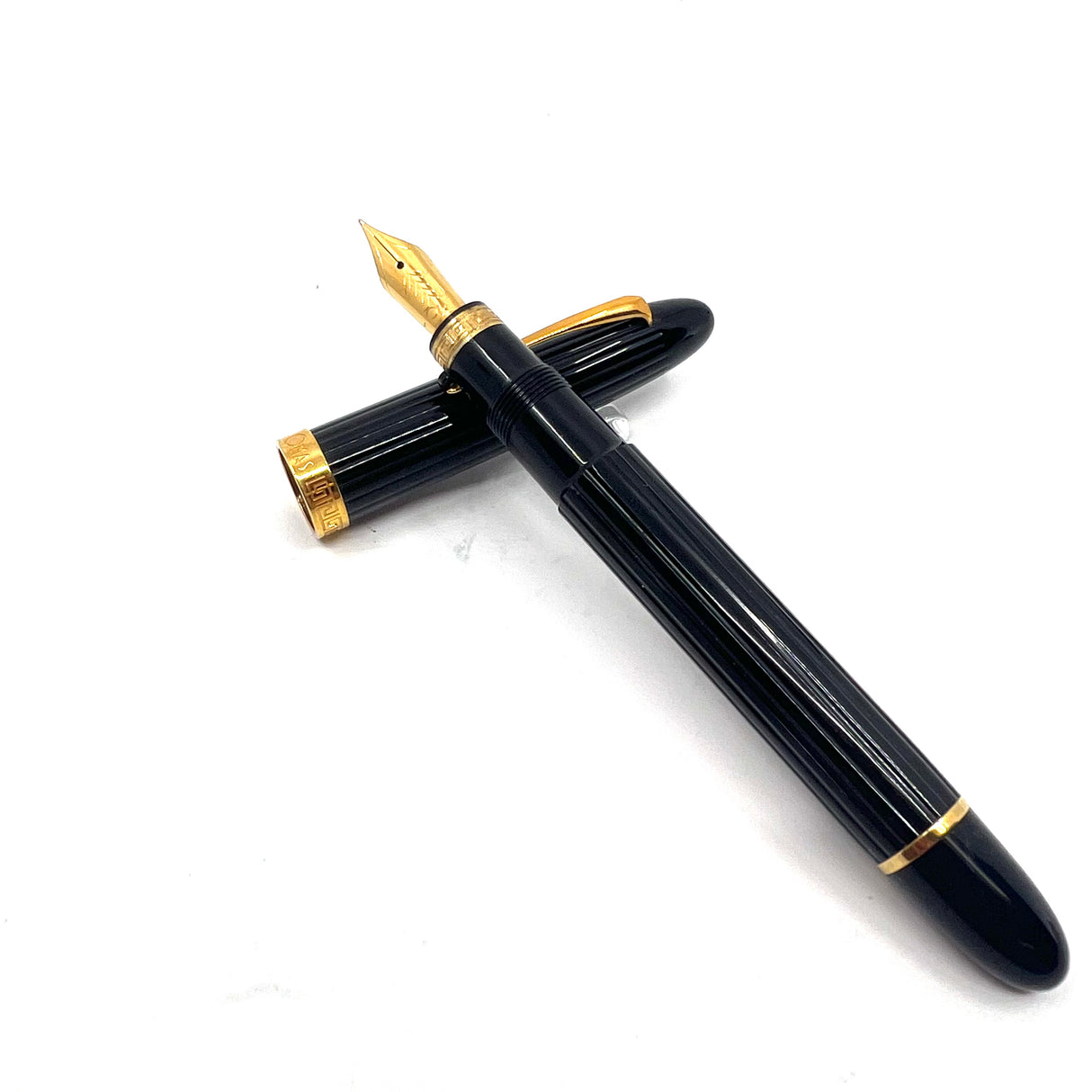 Omas Ogiva 557/S Black Fluted - Fountain Pen