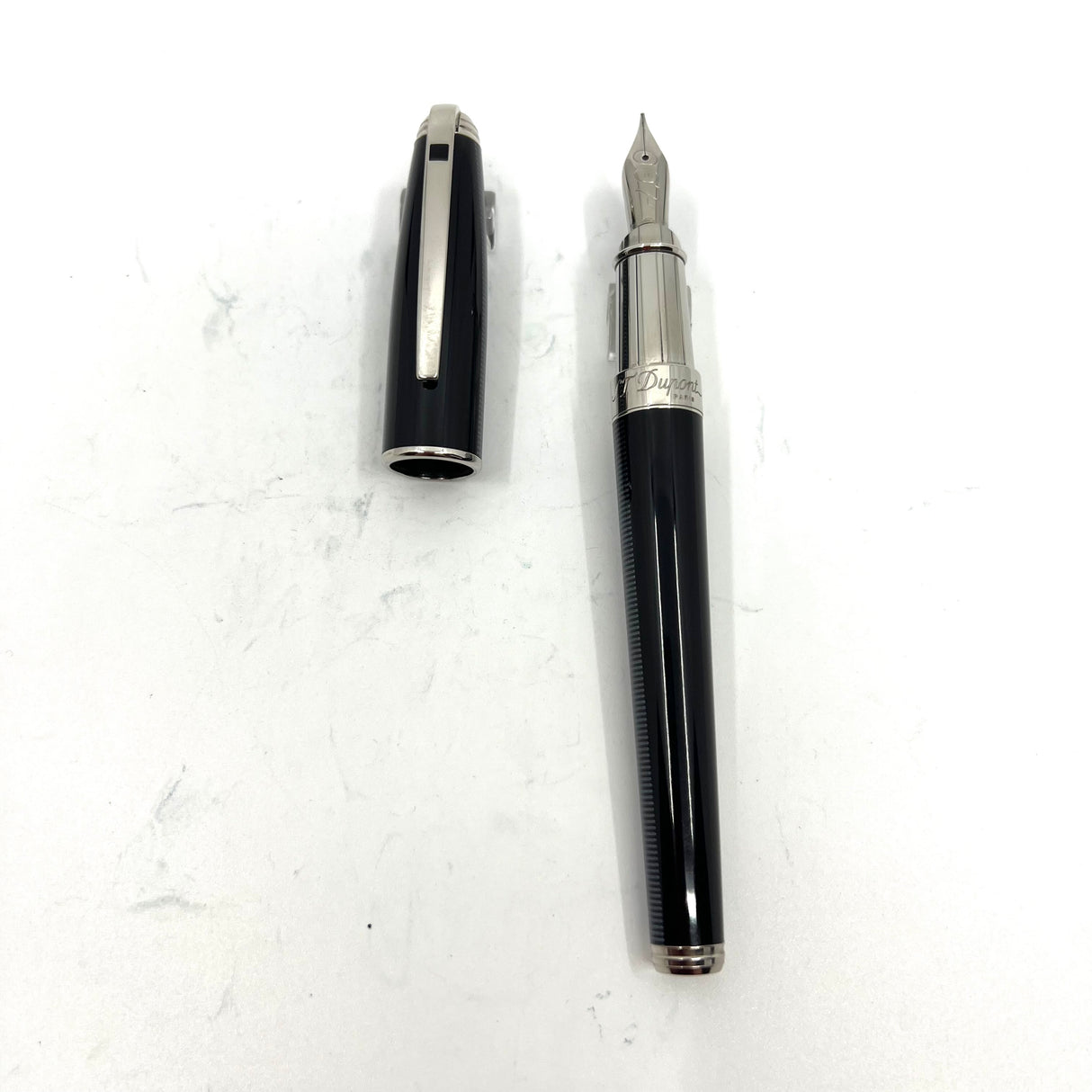 S. T. Dupont James Bond 007 Casino Royale Oversized Orpheo Limited Edition Fountain Pen (2007)