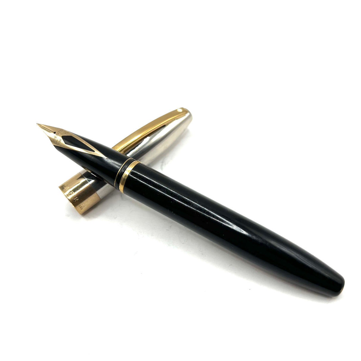 Sheaffer Legacy Heritage II Black Lacquer Fountain Pen/Palladium Plated Cap - Extra Fine 18kt Gold Nib