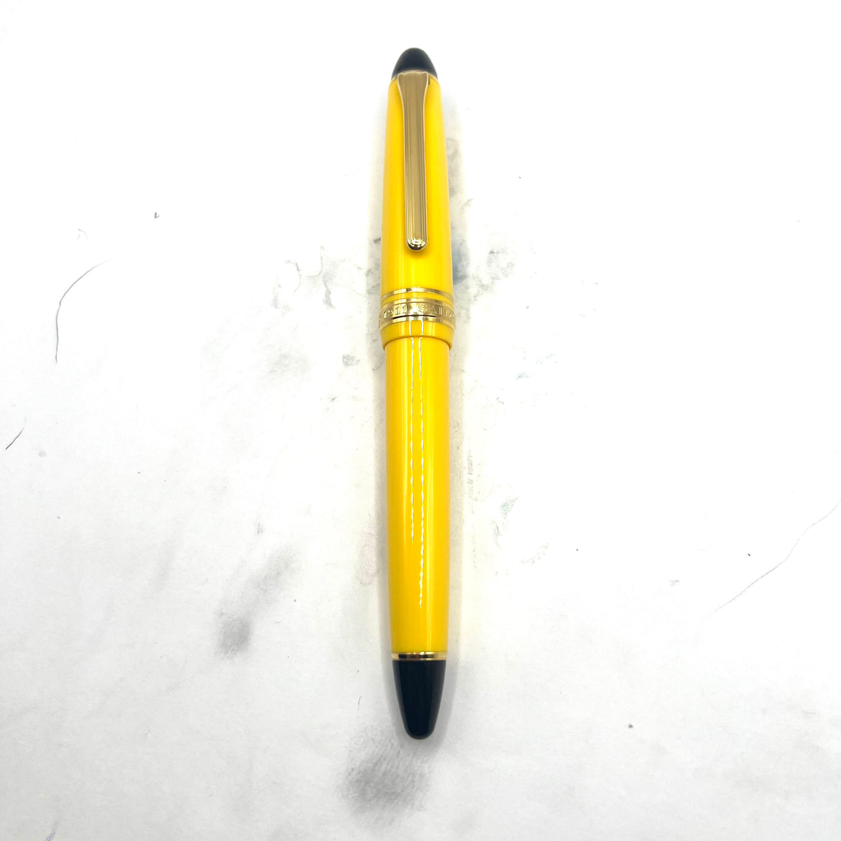 Sailor 1911 Standard Size Yellow Fountain Pen  - Zoom 14kt Gold Nib