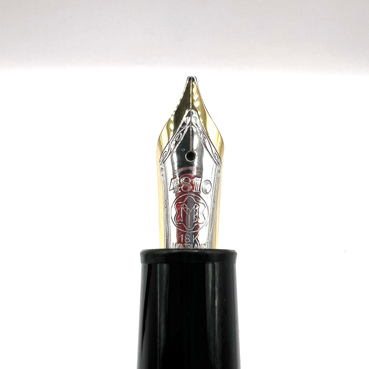 Montblanc #147 Traveler Black Resin LeGrand Meisterstuck Fountain Pen -  Broad Oblique (Profile of Left Foot) 18kt Gold Nib