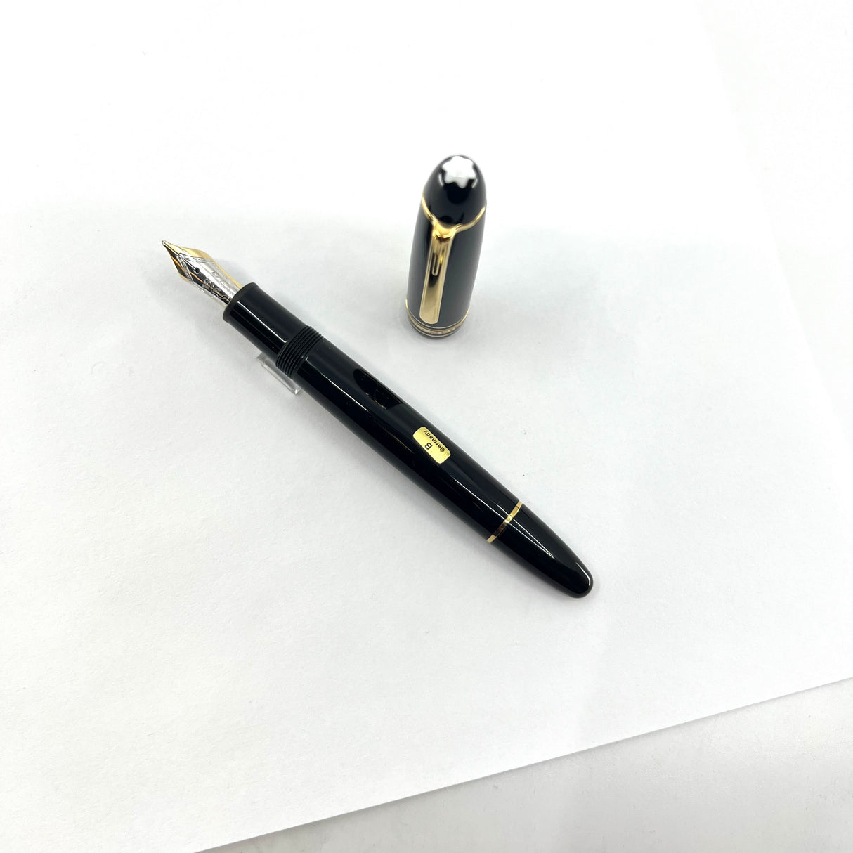 Montblanc #147 Traveler Black Resin LeGrand Meisterstuck Fountain Pen- Broad 14kt Gold Nib