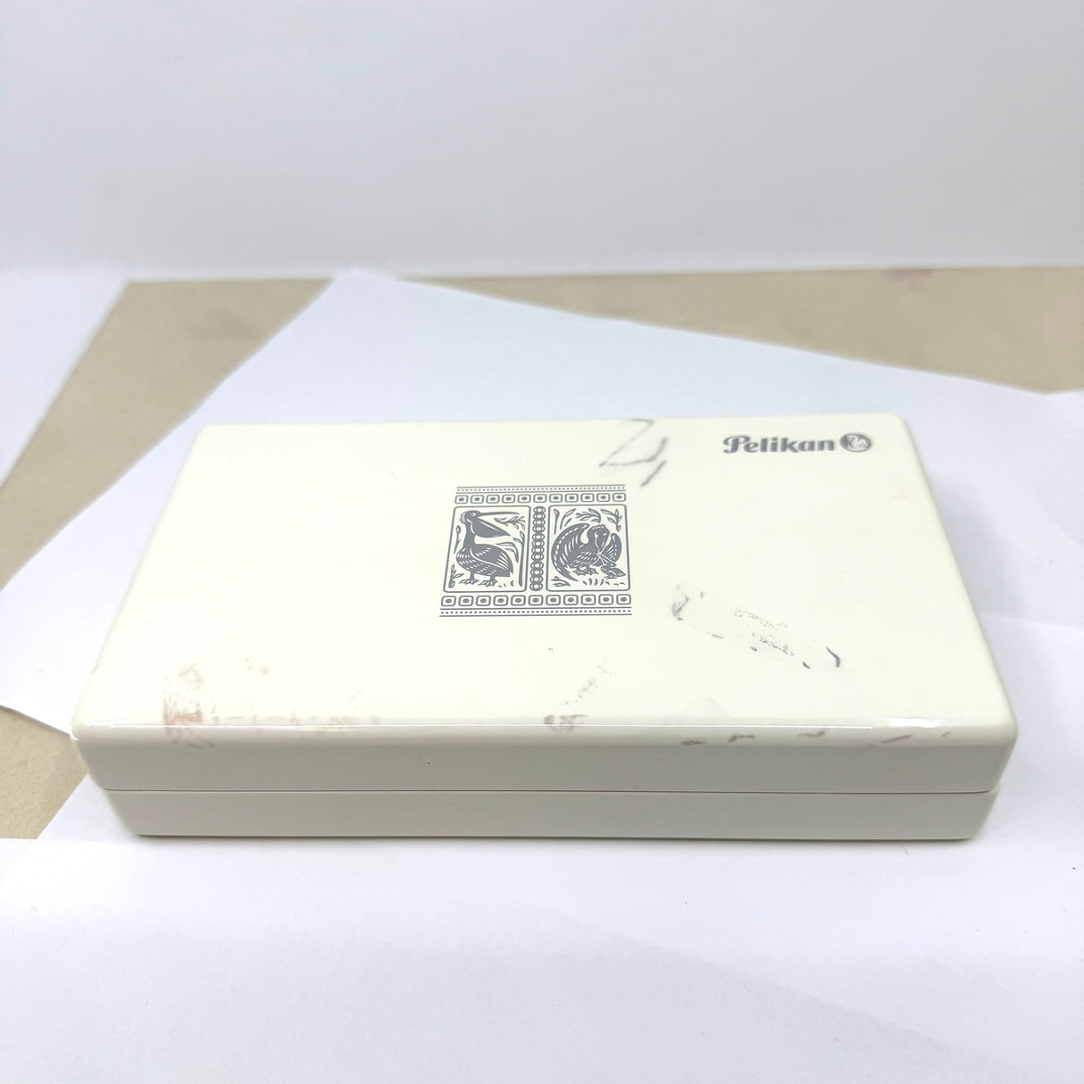 Pelikan M910 White Toledo  Fountain Pen - Fine 18kt Gold Nib
