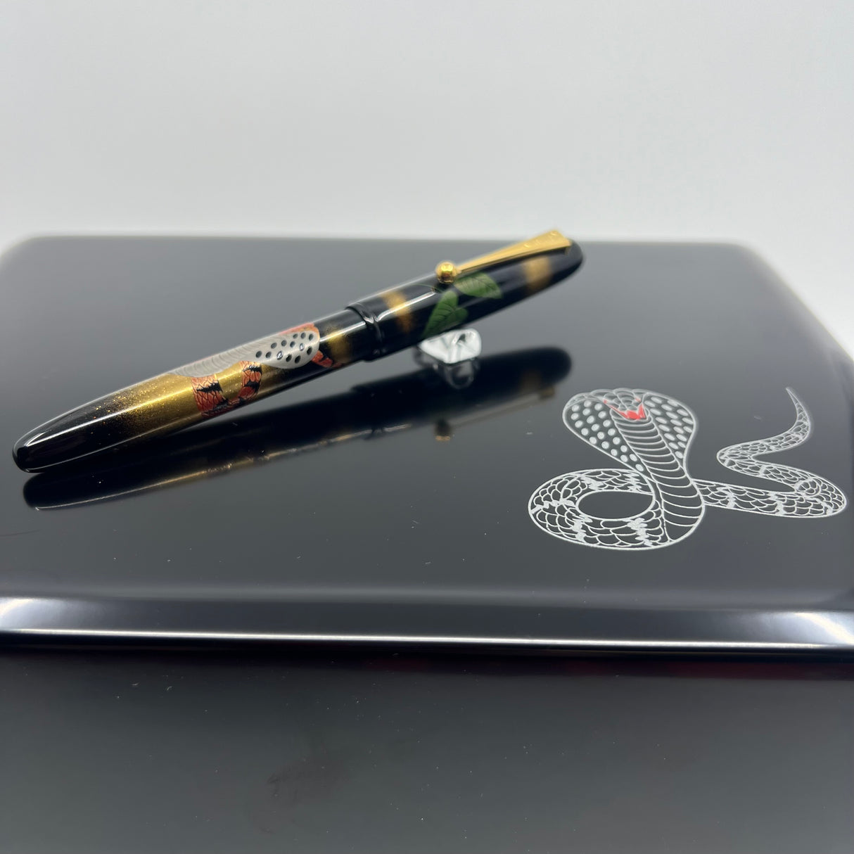 Namiki Maki-e King Cobra Limited Edition (2001) - Fountain Pen