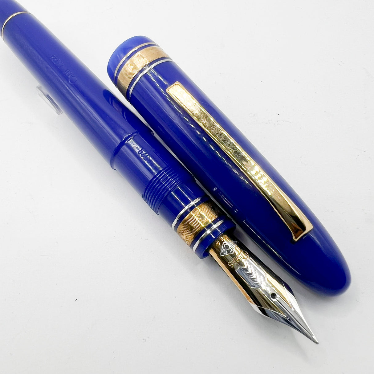 OMAS for  Armando Simoni Club/1990's -  Royal Blue Ogiva Extra Fountain Pen - Medium 18kt Gold Nib