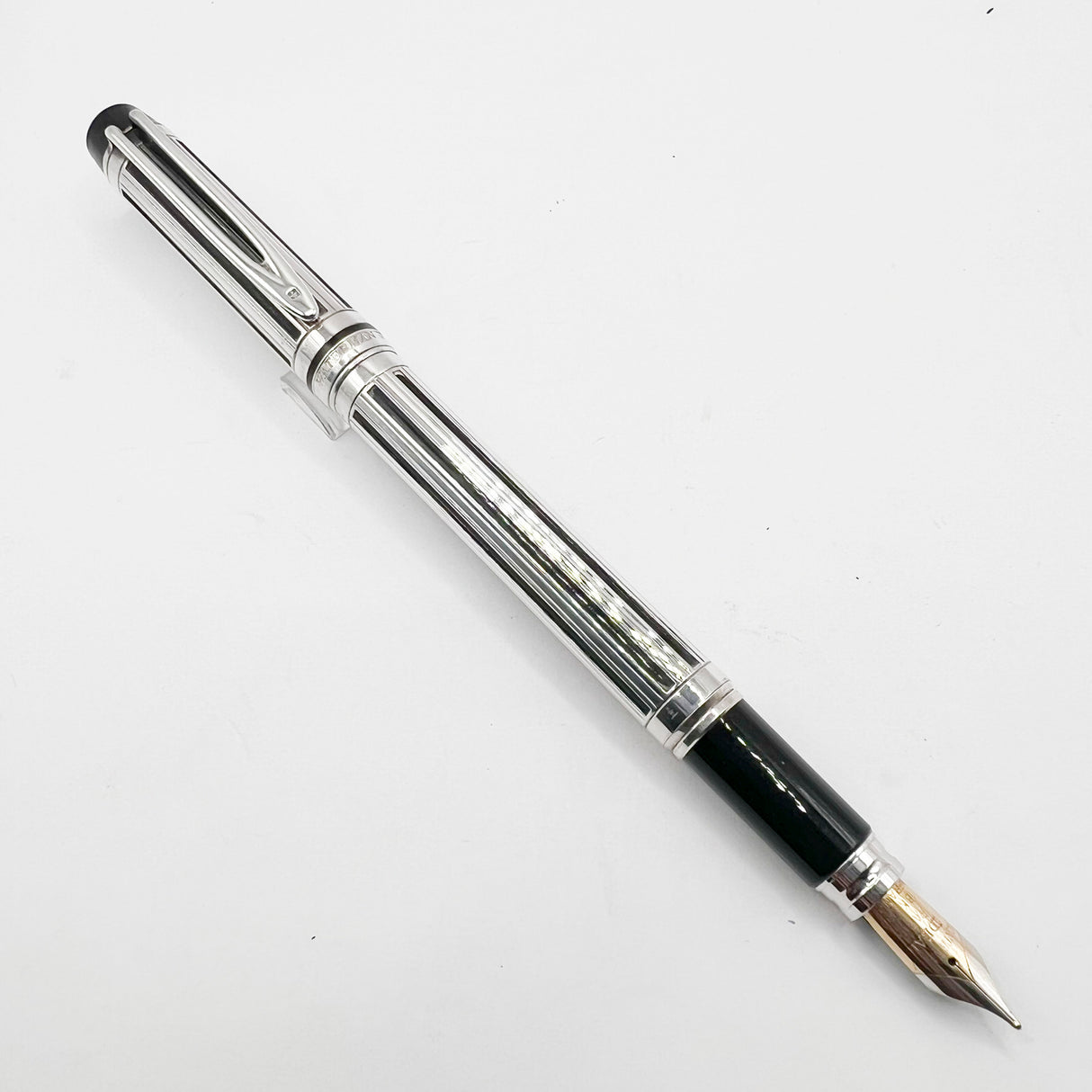Waterman Night & Day Silver-Plated Fountain Pen - Medium 18kt Gold Nib