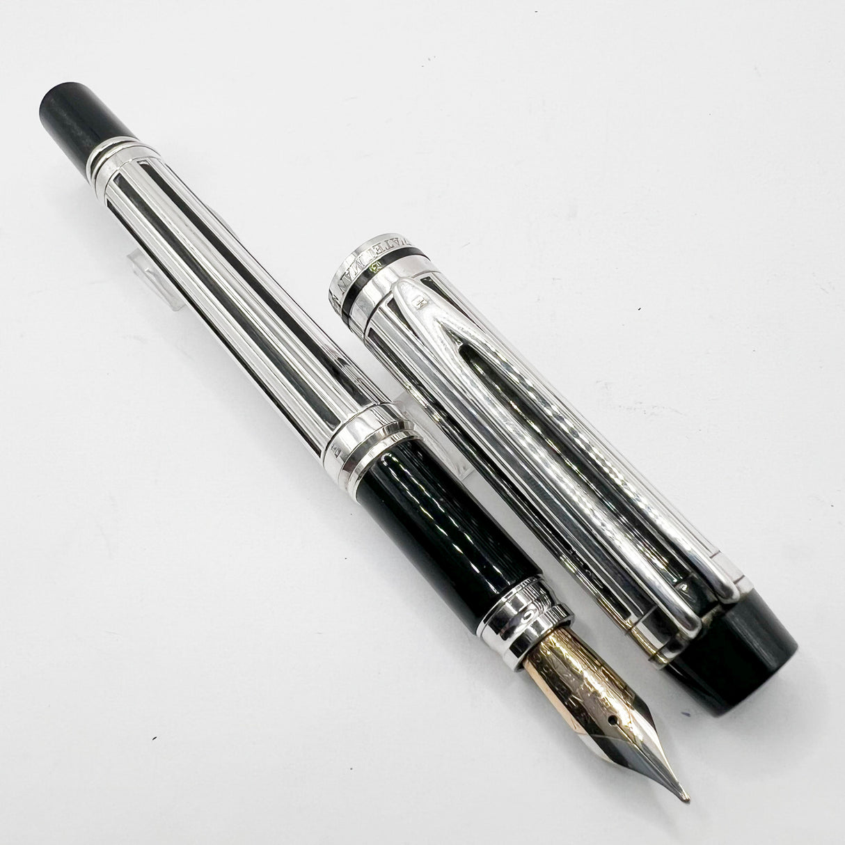 Waterman Night & Day Silver-Plated Fountain Pen - Medium 18kt Gold Nib