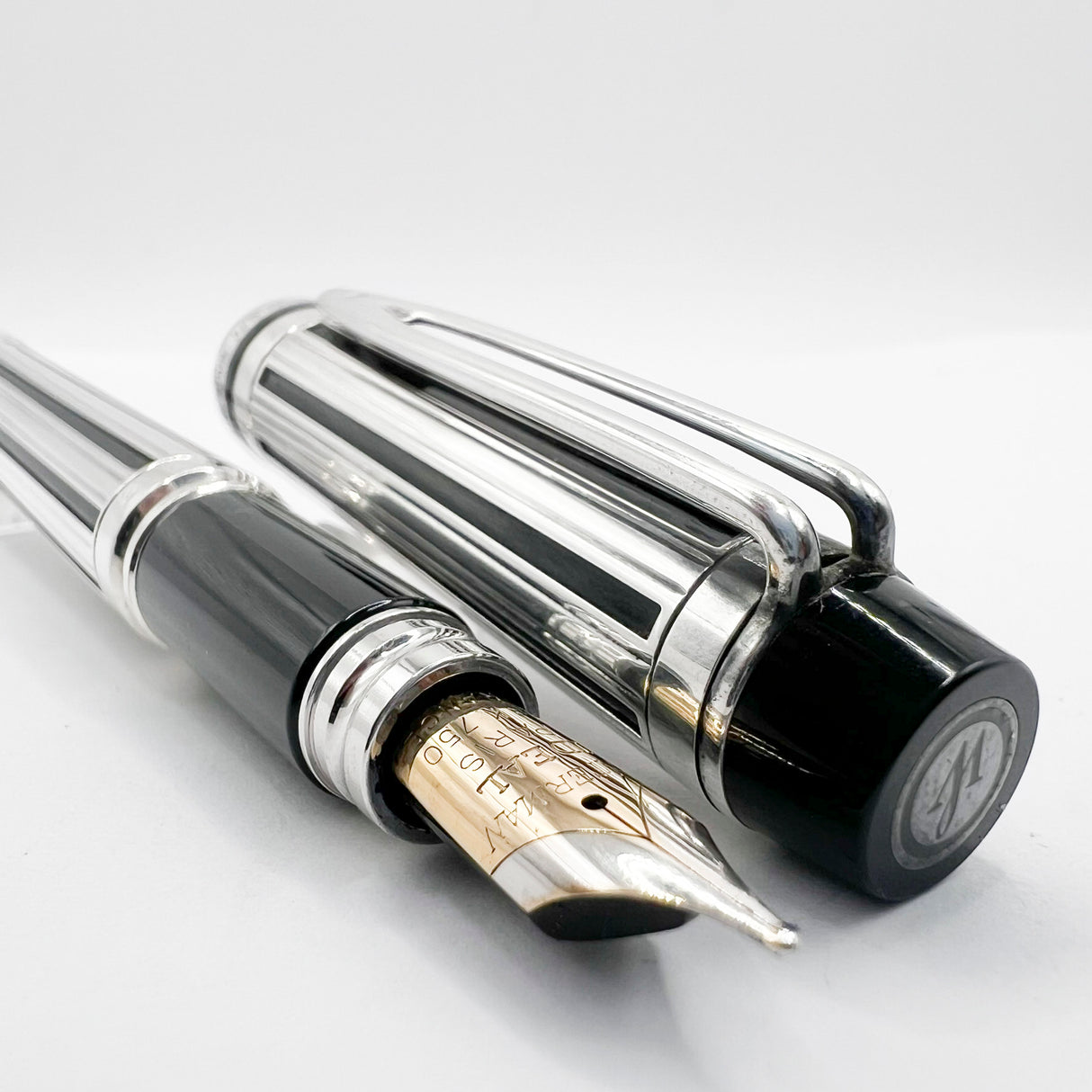 Waterman Night & Day Silver-Plated Fountain Pen - Medium 18kt Gold Nib